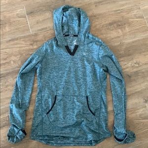 EUC NIKE LONG SLEEVE HOODIE - MEDIUM
